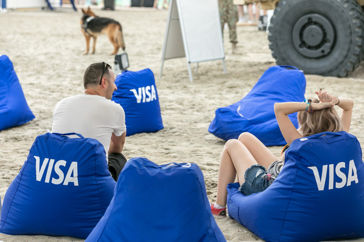 Fotolii puf proiecte corporate și evenimente